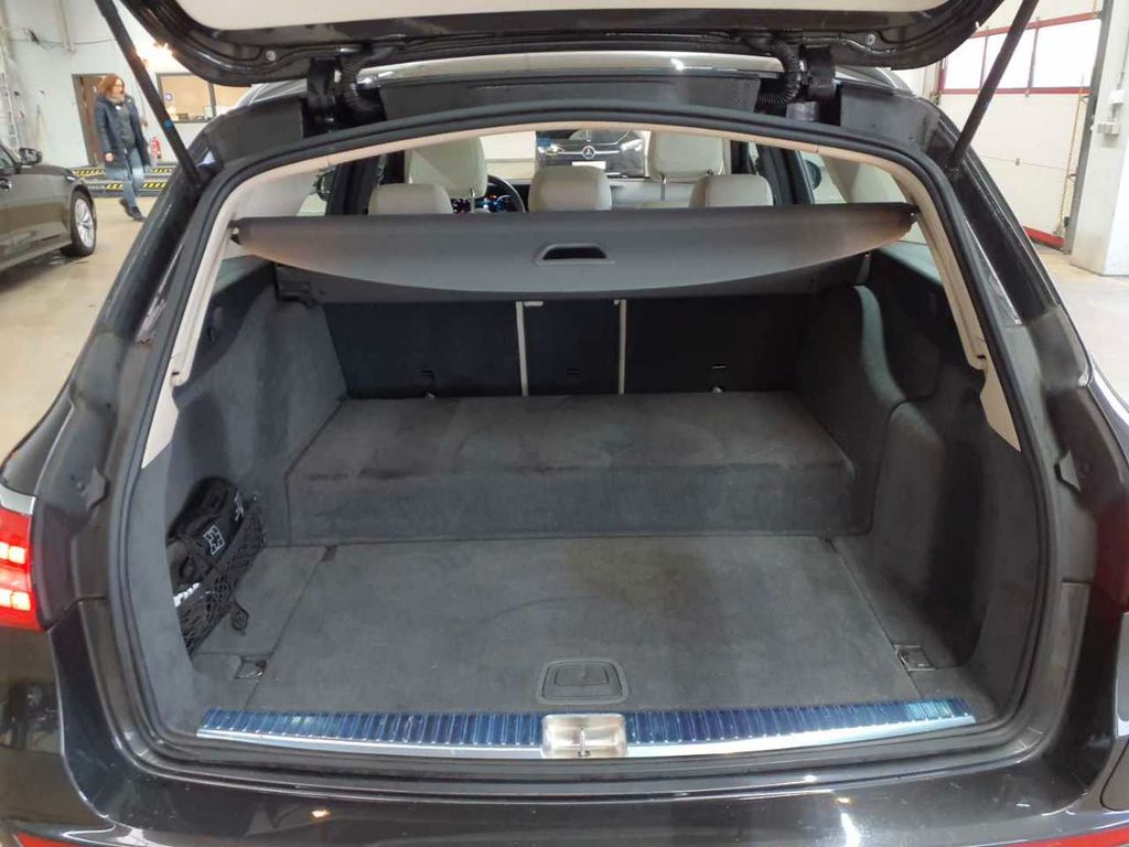 Mercedes-Benz E 300 2022