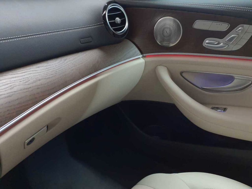 Mercedes-Benz E 300 2022