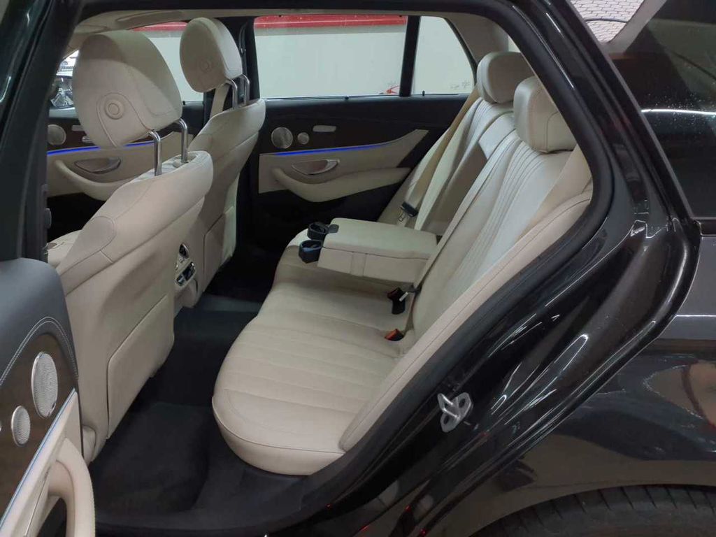 Mercedes-Benz E 300 2022