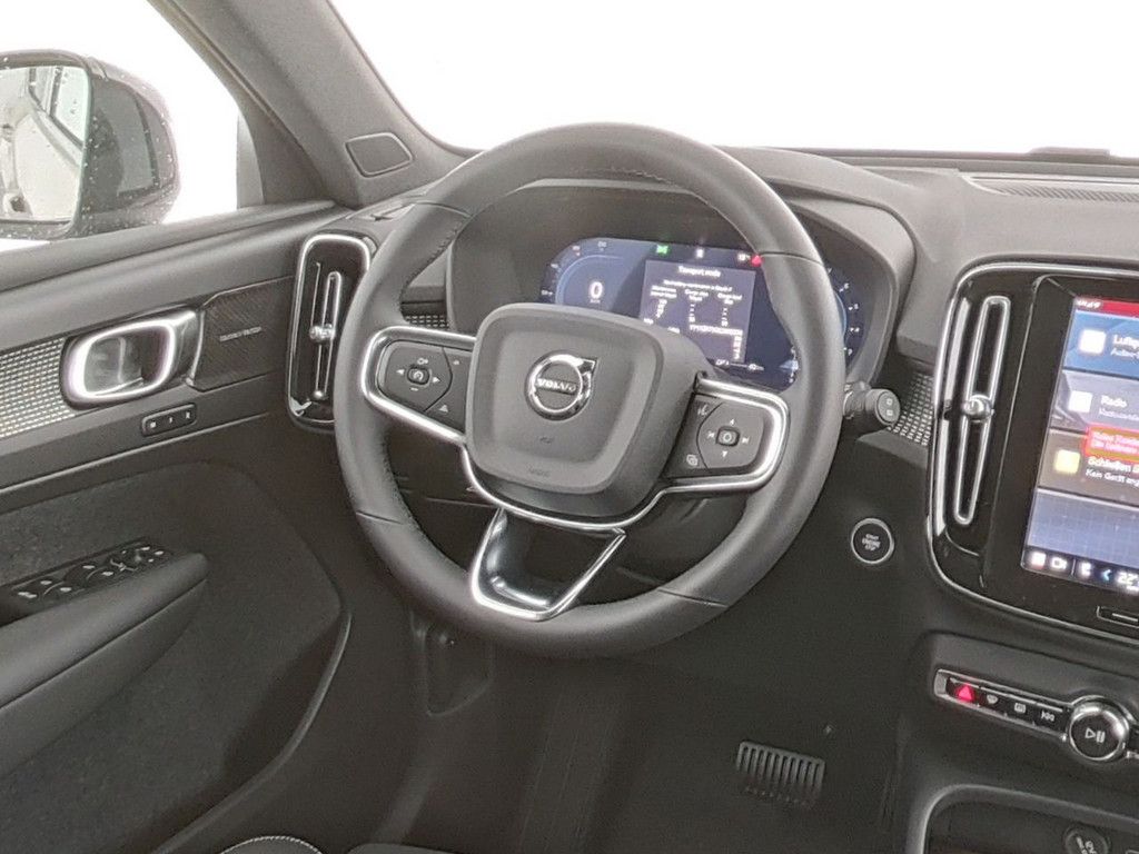 Volvo XC40 2025