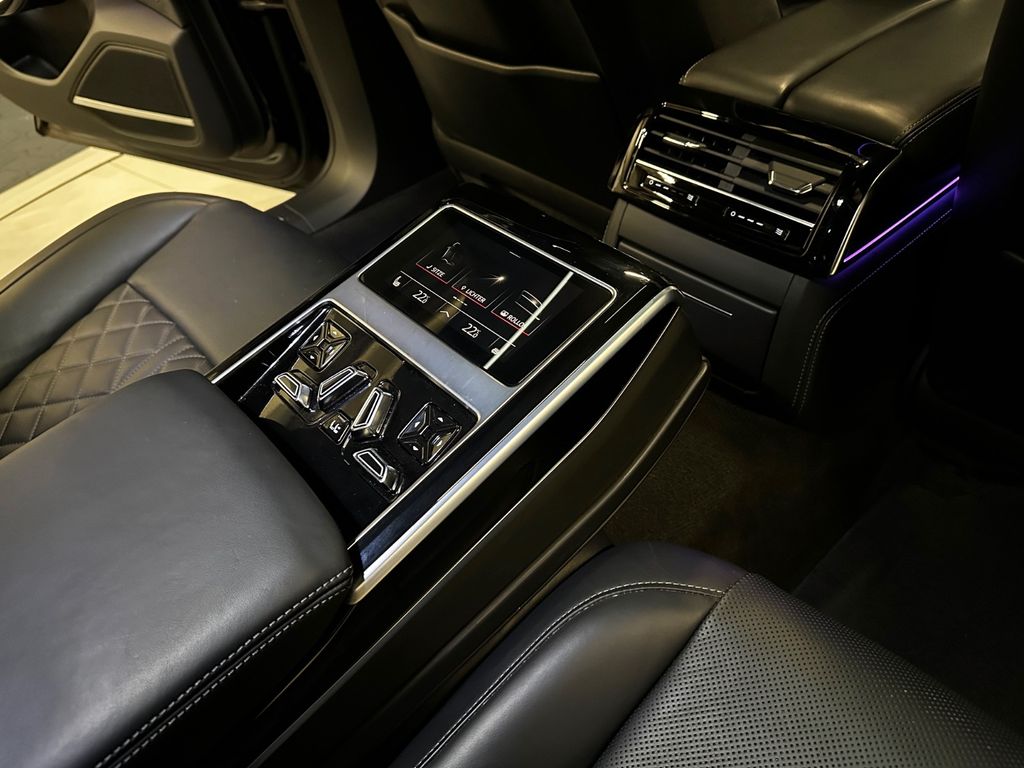 Audi A8 2022