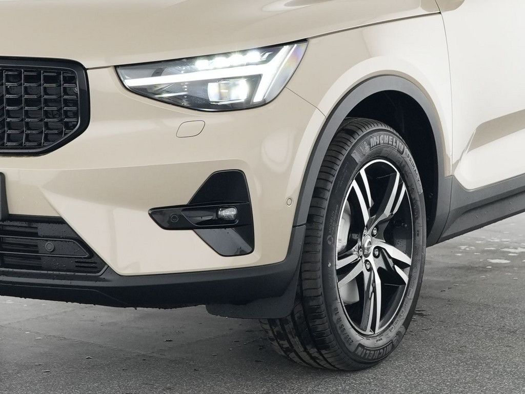 Volvo XC40 2025