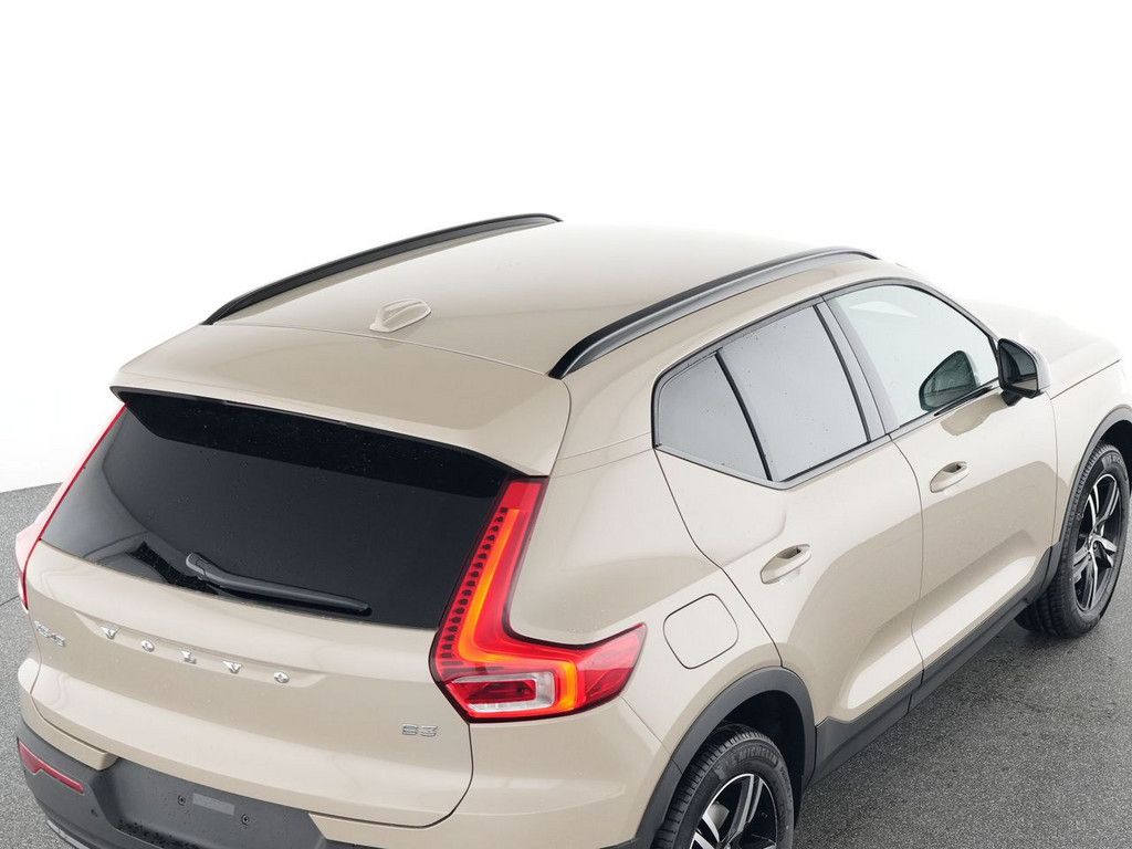 Volvo XC40 2025