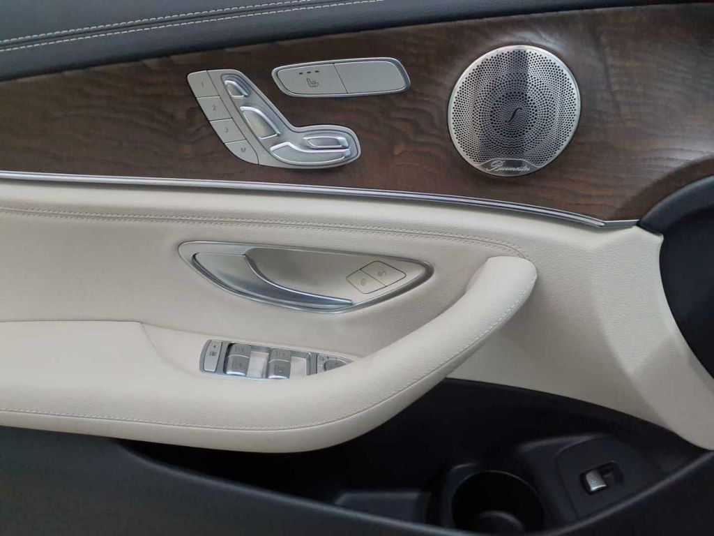 Mercedes-Benz E 300 2022