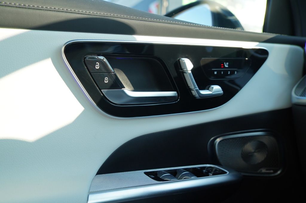 Mercedes-Benz GLC 300 2023