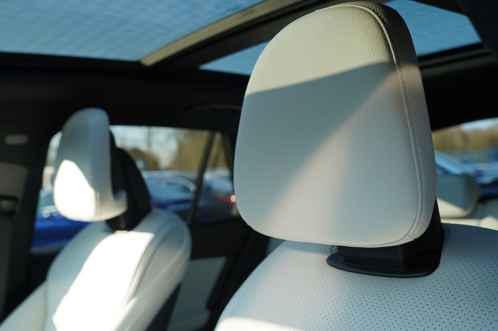 Mercedes-Benz GLC 300 2023