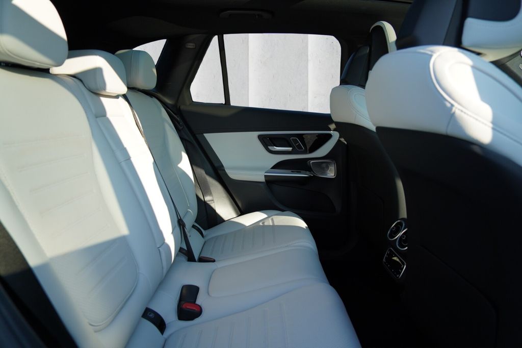 Mercedes-Benz GLC 300 2023