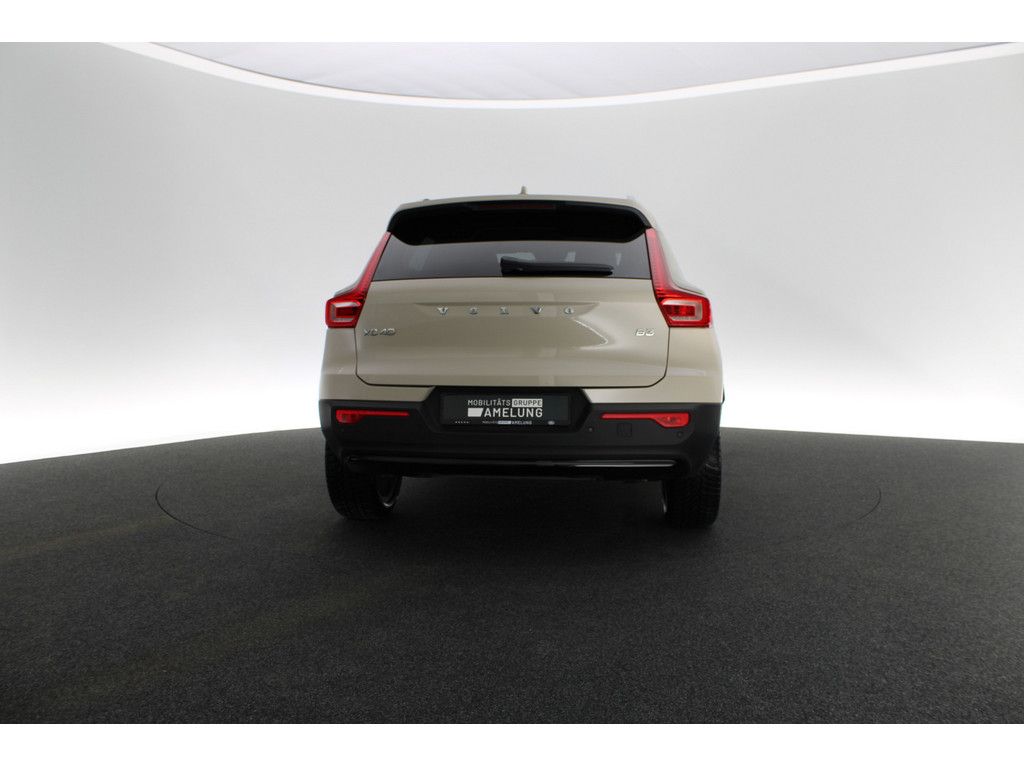 Volvo XC40 2025