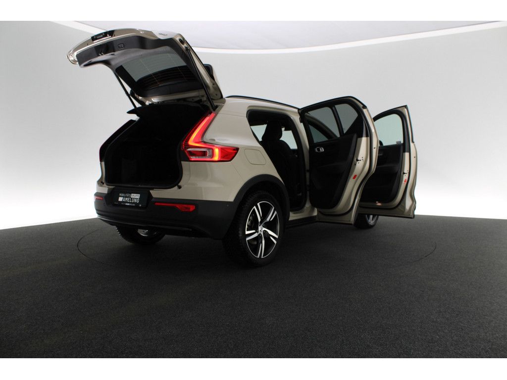 Volvo XC40 2025