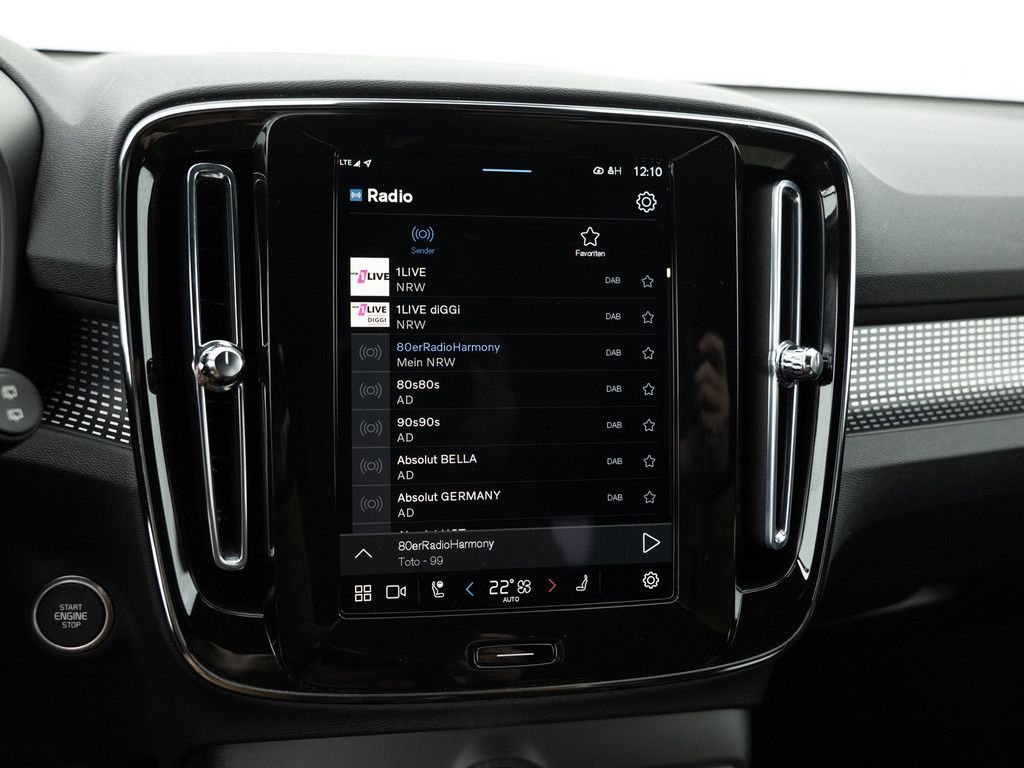 Volvo XC40 2025