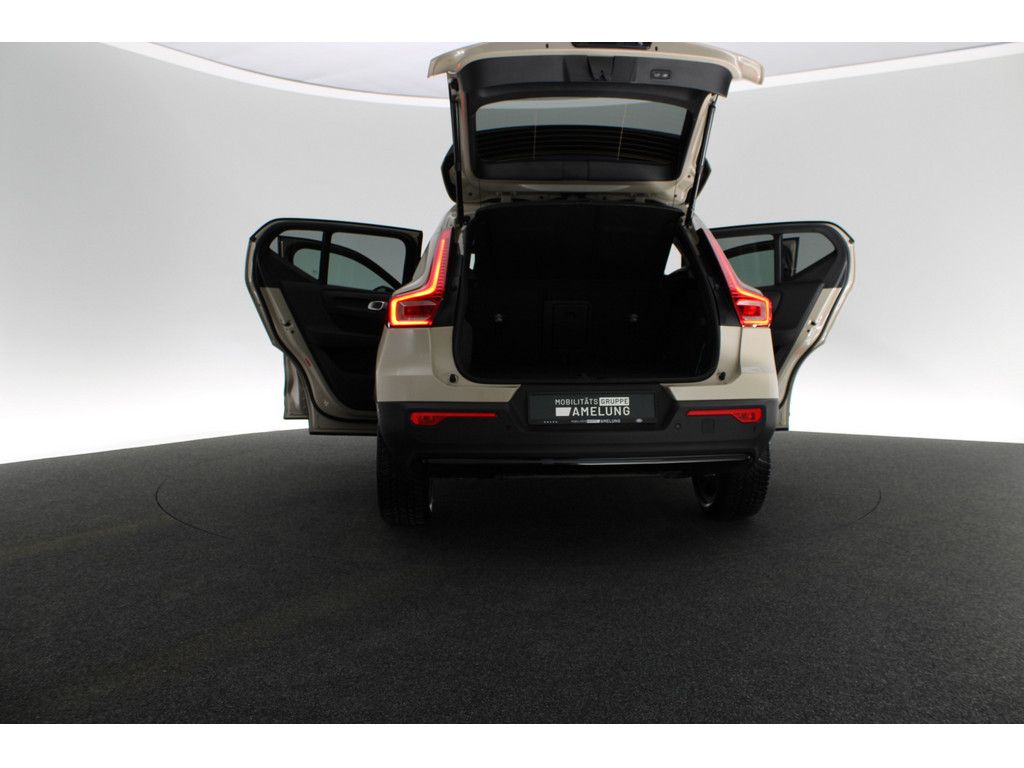 Volvo XC40 2025