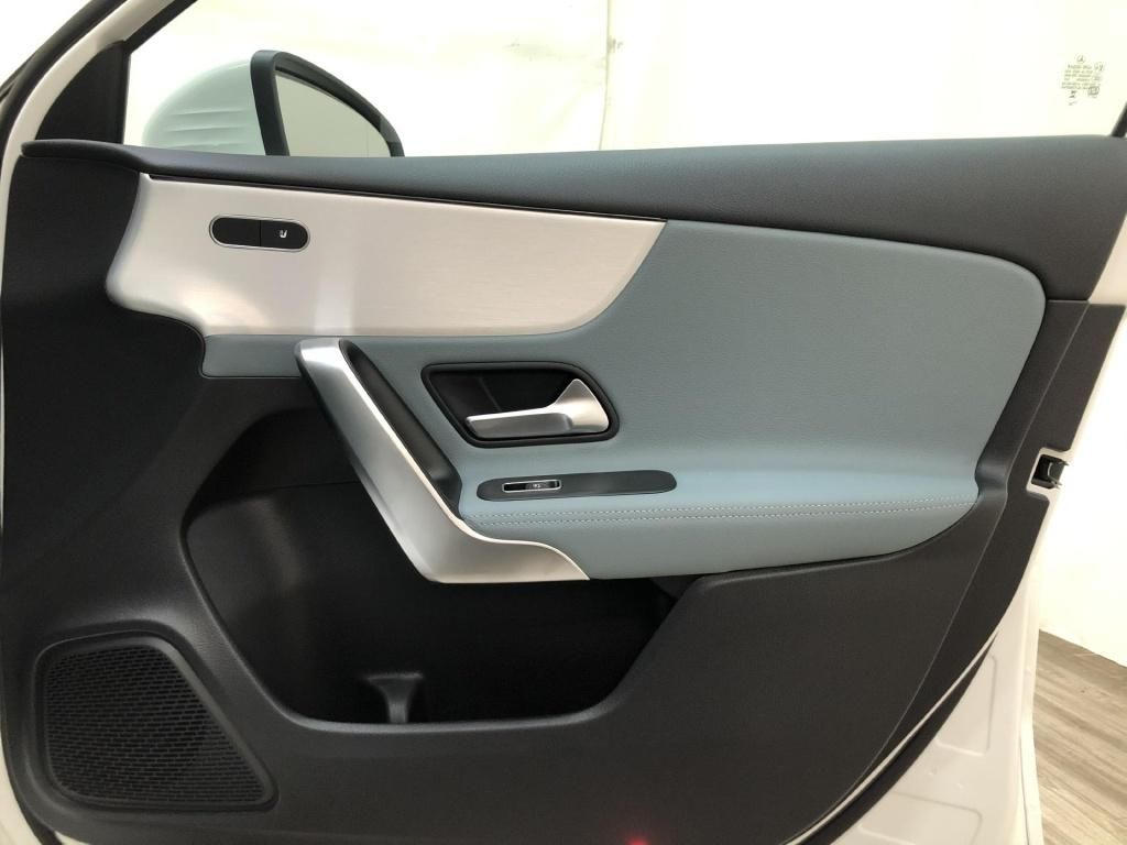 Mercedes-Benz A 250 2025