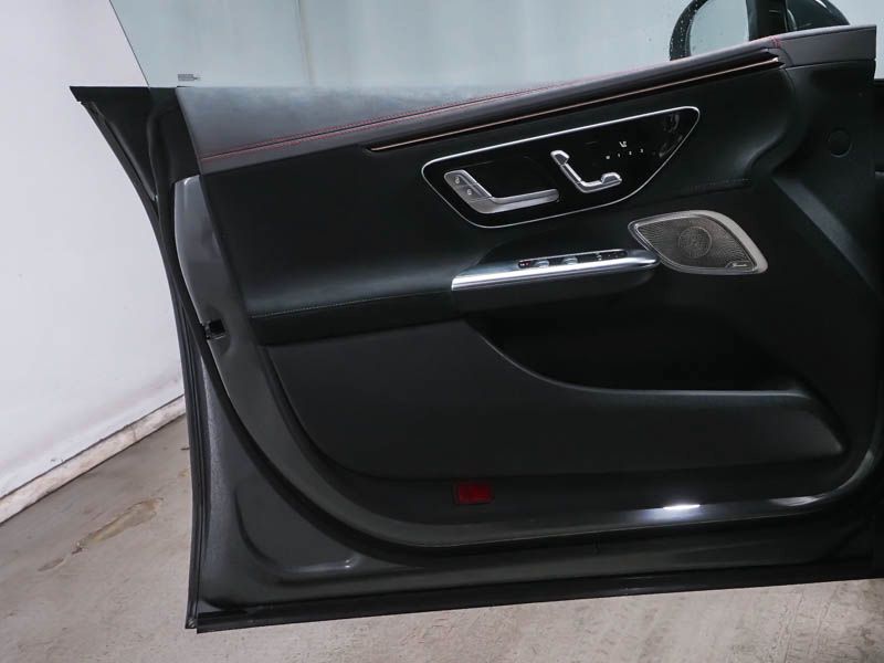 Mercedes-Benz EQE 2024