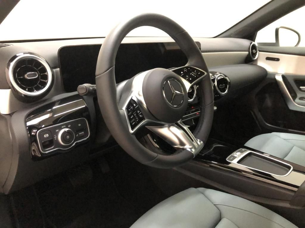 Mercedes-Benz A 250 2025