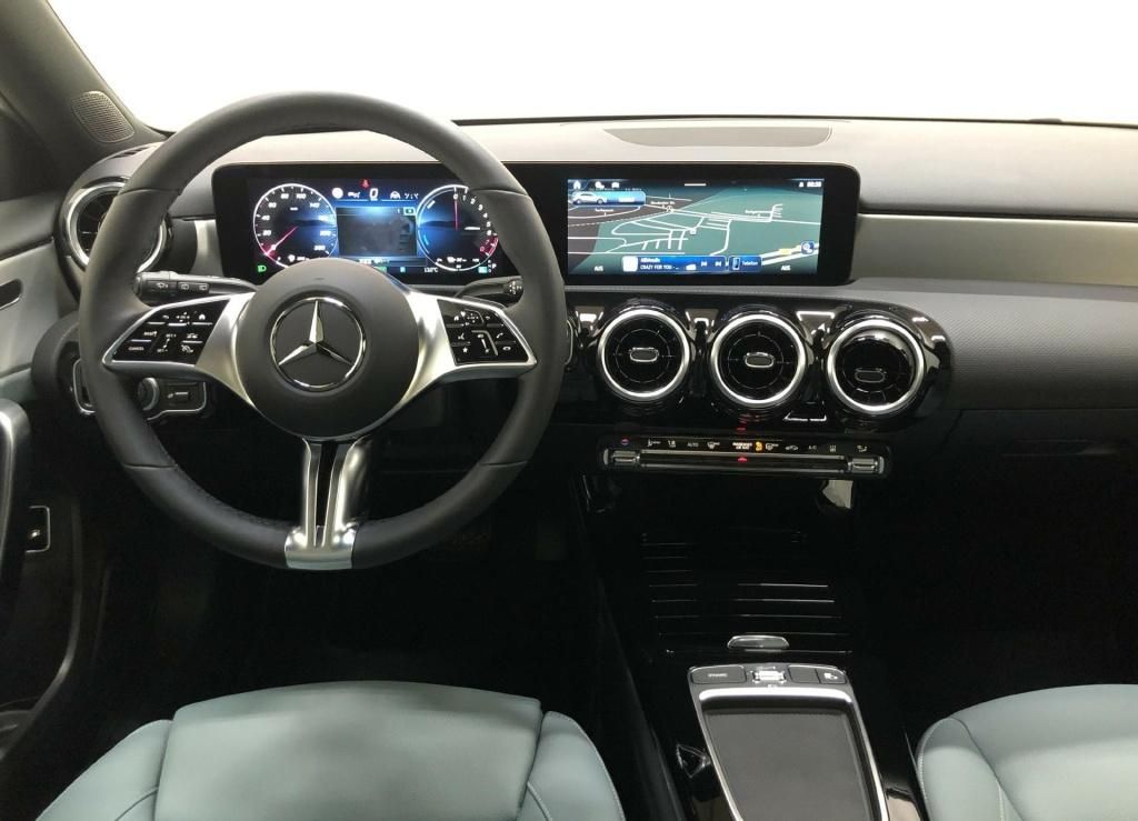 Mercedes-Benz A 250 2025