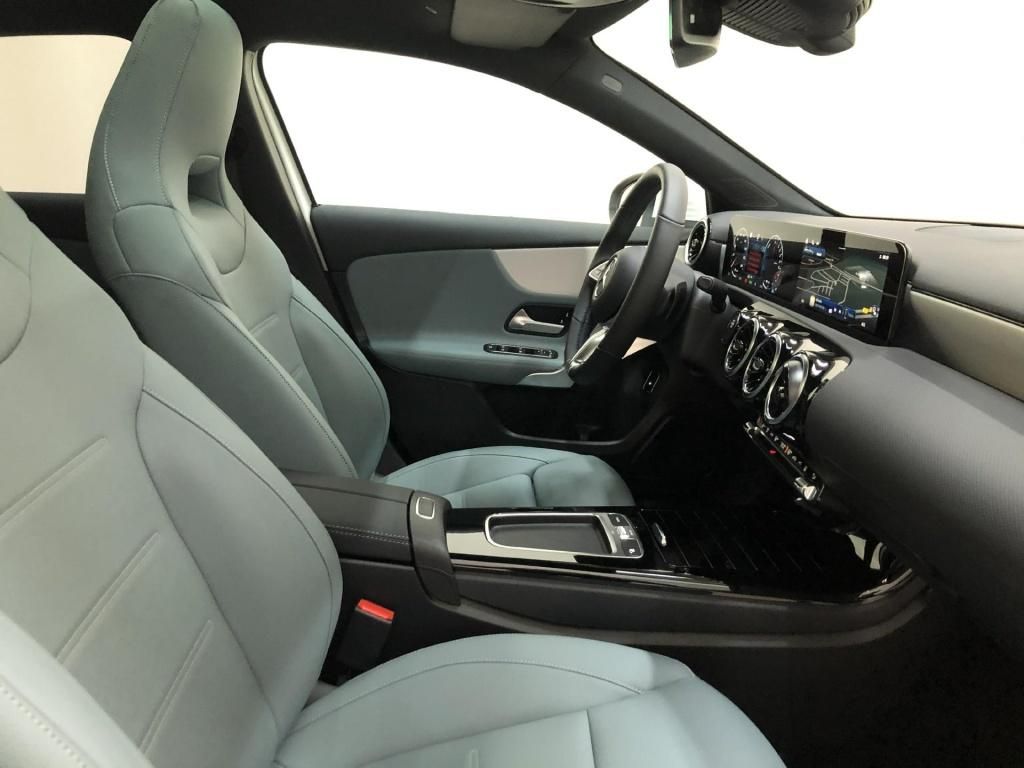 Mercedes-Benz A 250 2025