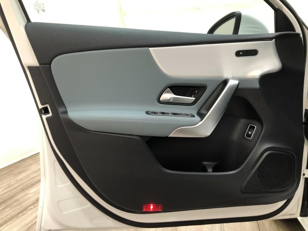 Mercedes-Benz A 250 2025