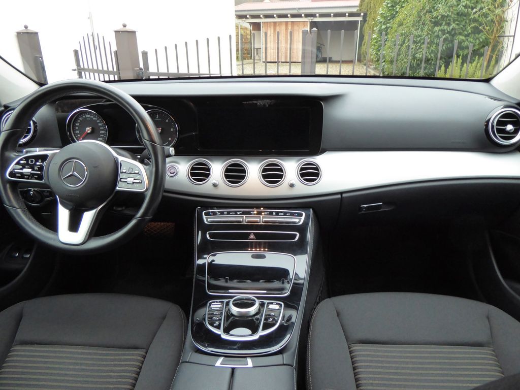 Mercedes-Benz E 300 2019