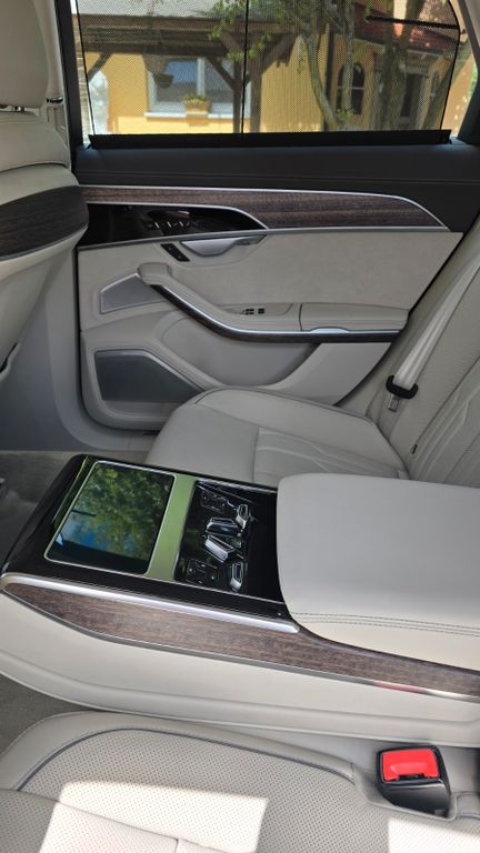 Audi A8 2022