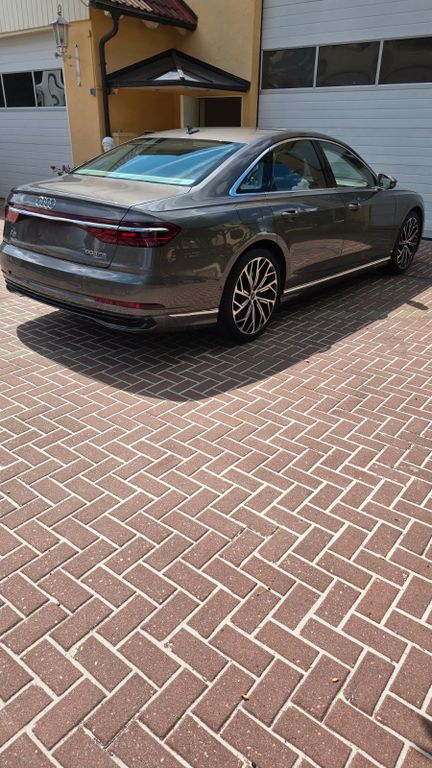 Audi A8 2022