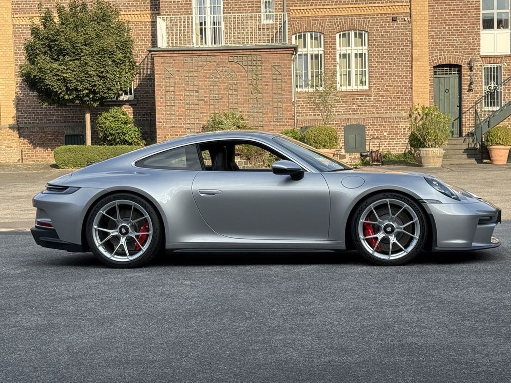 Porsche 992 2025