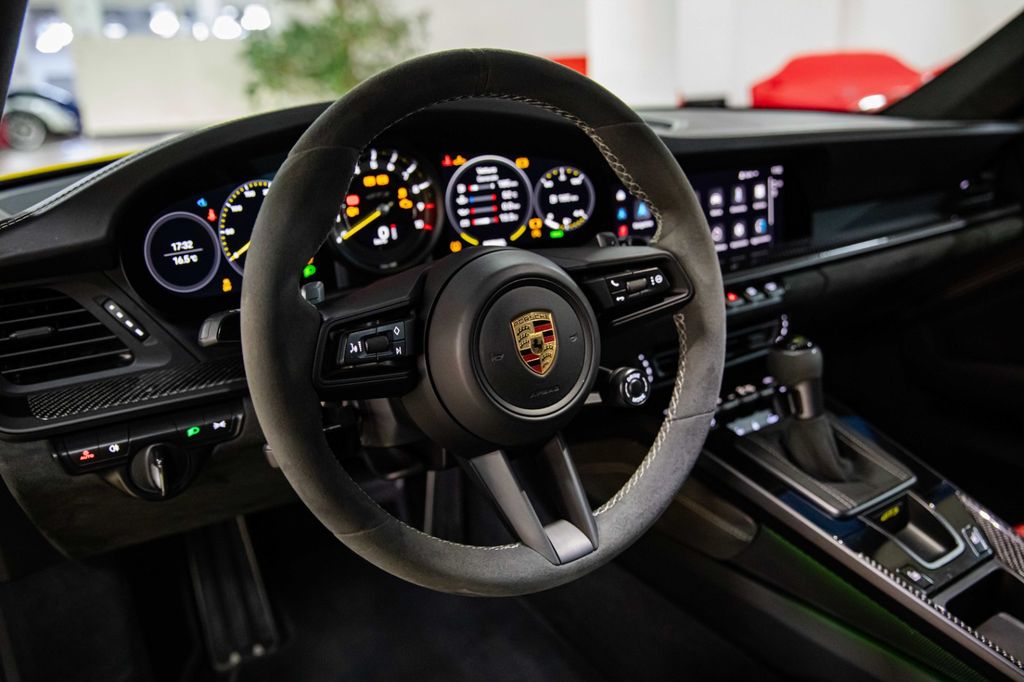 Porsche 992 2023