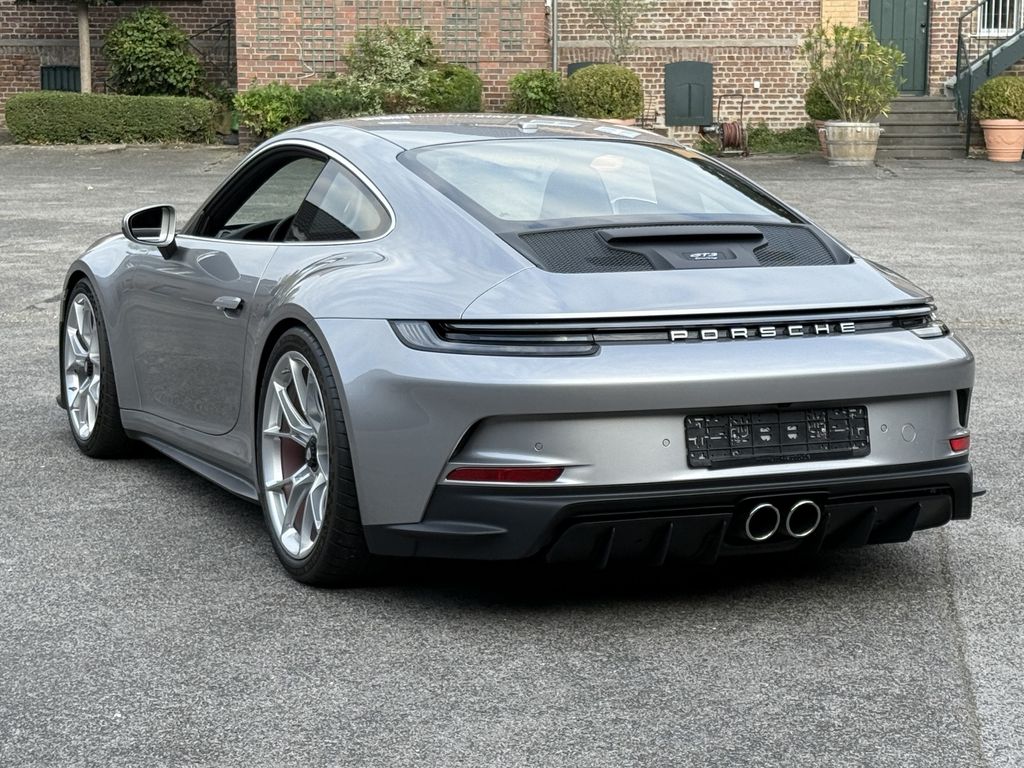 Porsche 992 2025