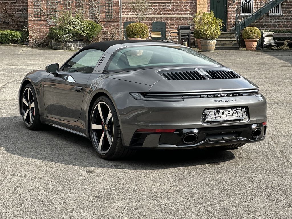 Porsche 992 2024
