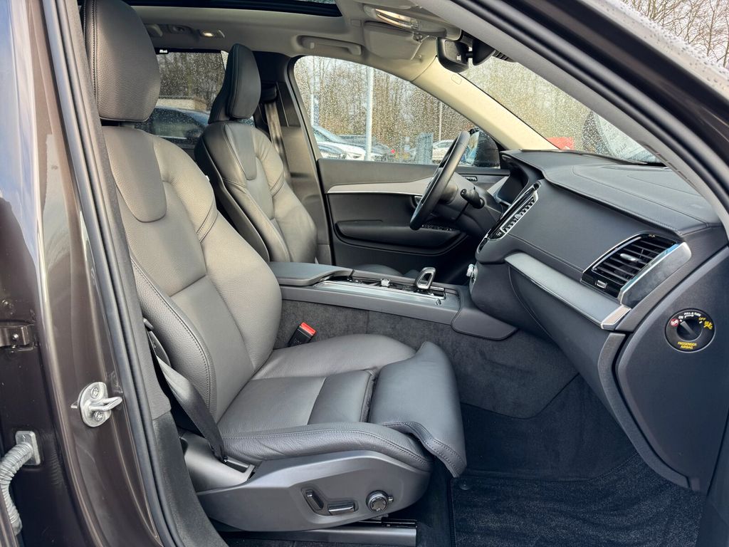 Volvo XC90 2025