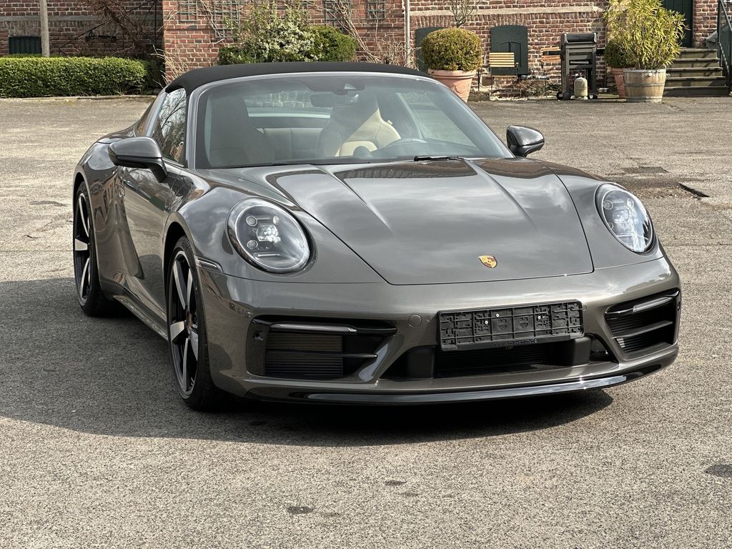 Porsche 992 2024