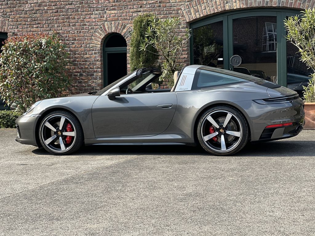 Porsche 992 2024