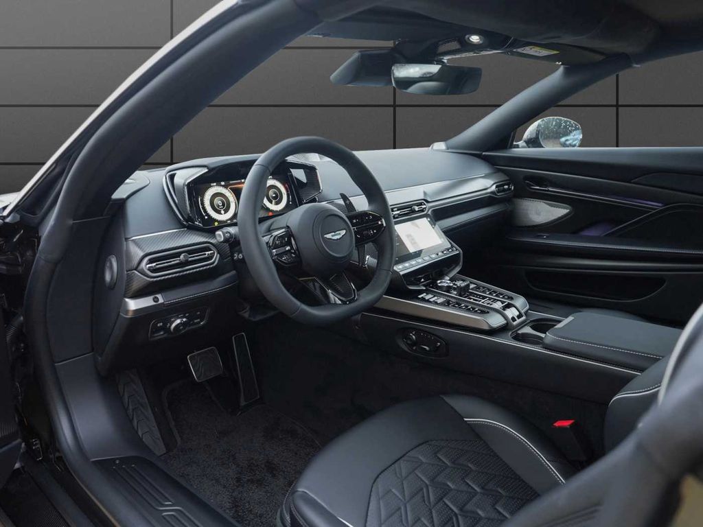 Aston Martin Vanquish 2026