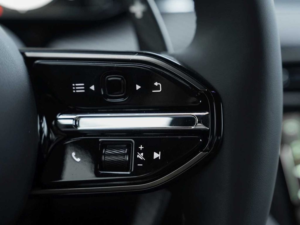 Aston Martin Vanquish 2026