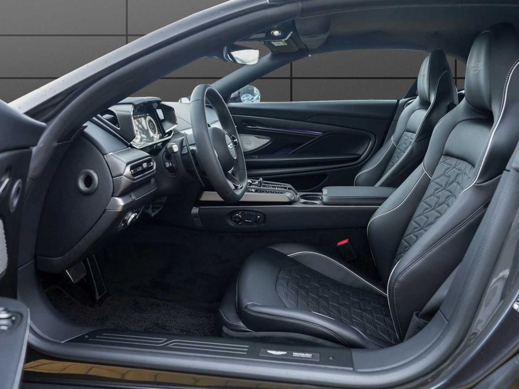 Aston Martin Vanquish 2026