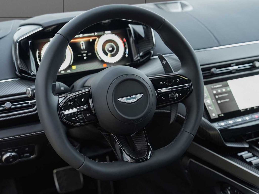 Aston Martin Vanquish 2026