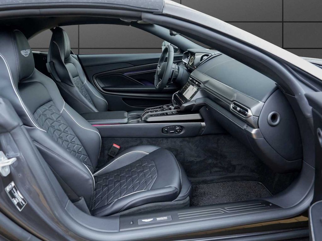 Aston Martin Vanquish 2026