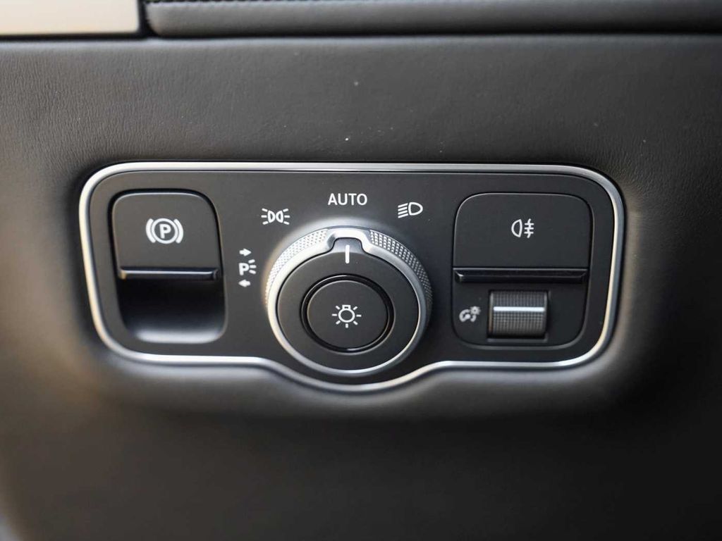 Aston Martin Vanquish 2026