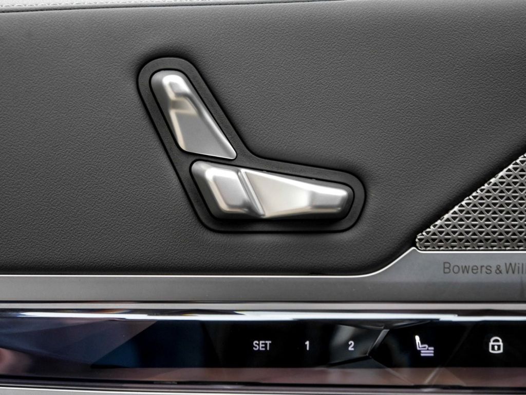 BMW 740 2023
