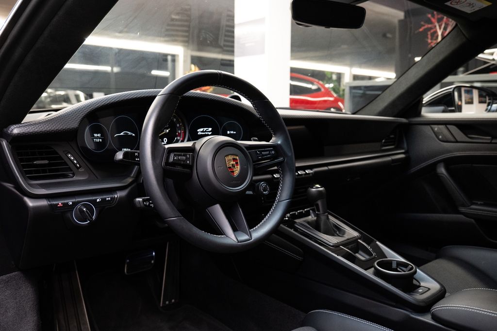 Porsche 992 2023