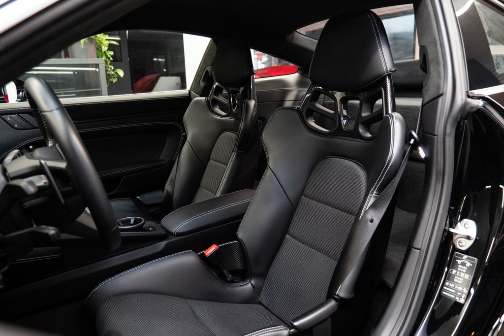 Porsche 992 2023