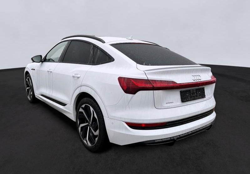 Audi e-tron 2022