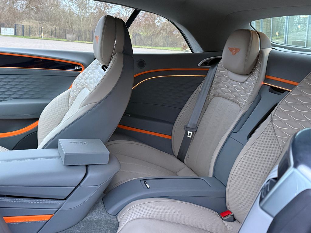 Bentley Continental GTC 2025