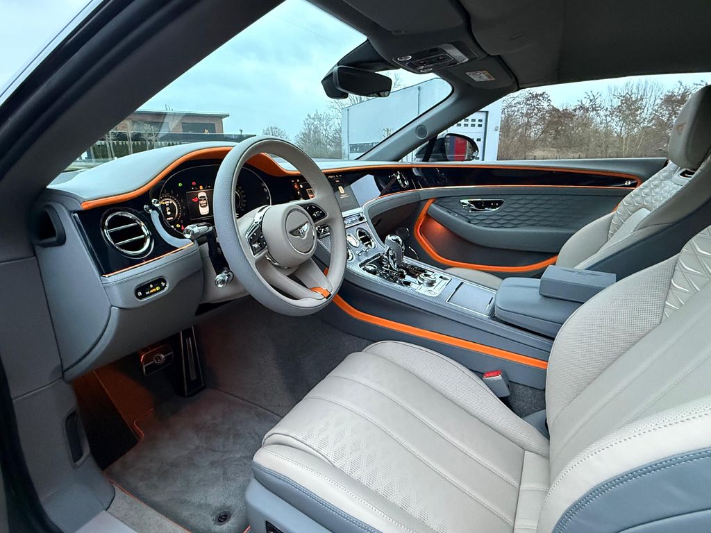 Bentley Continental GTC 2025
