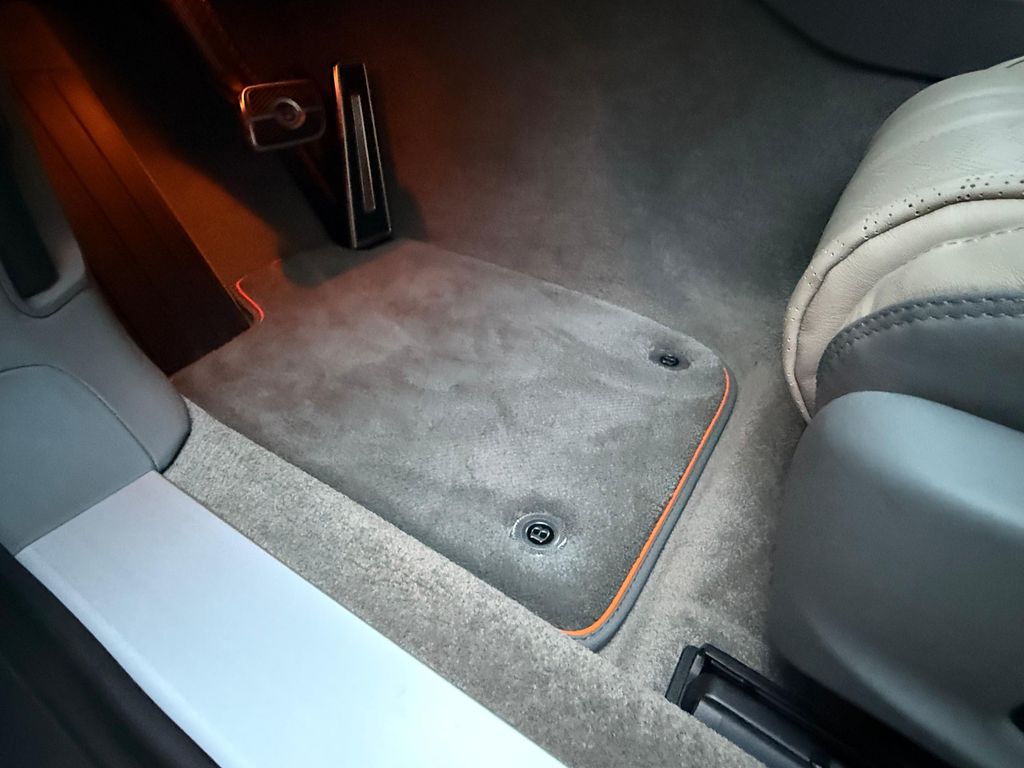 Bentley Continental GTC 2025