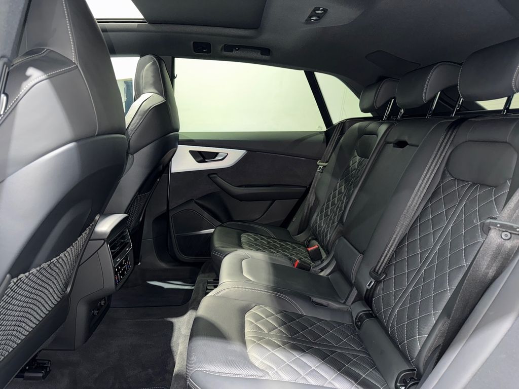 Audi SQ8 2023