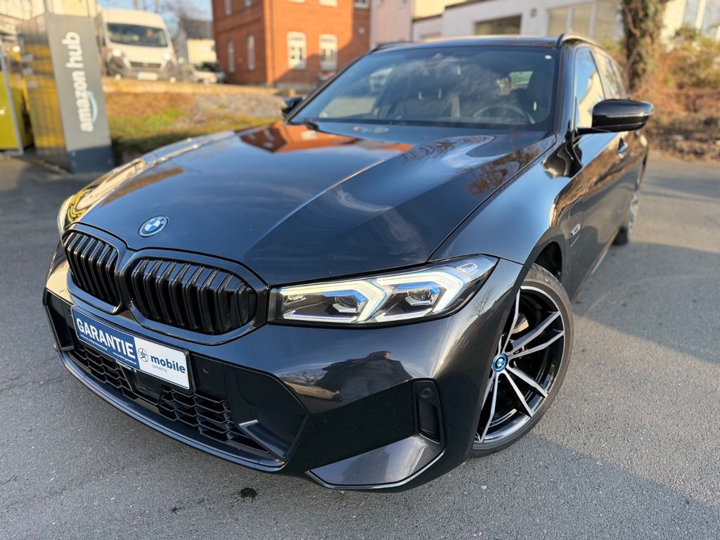 BMW 330 2022