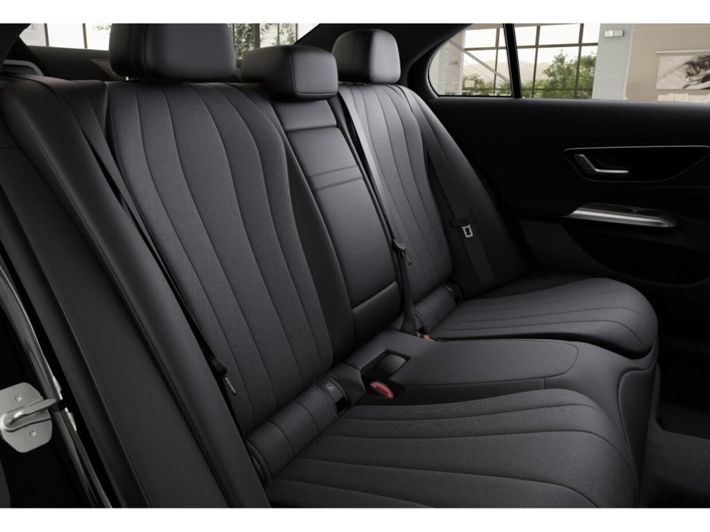 Mercedes-Benz E 300 2025