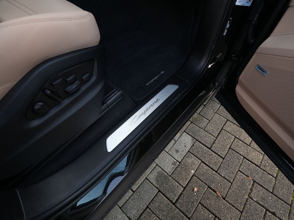 Porsche Cayenne 2025