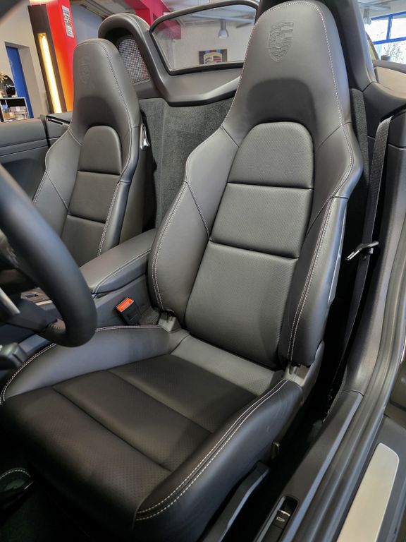 Porsche Boxster 2024