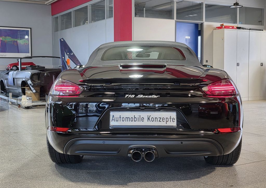 Porsche Boxster 2024
